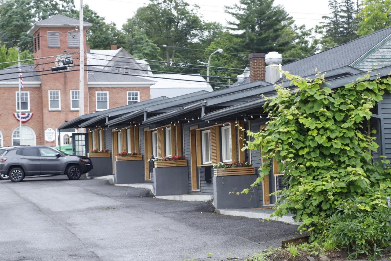 The Vine On Main Motel Stamford Eksteriør billede
